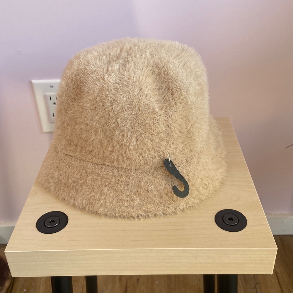 Bucket hat
